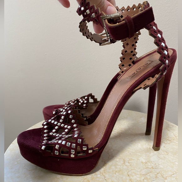 Alaïa Suede Burgundy Studded & Lasercut Accents Platform Heels Size 38.5/8 - Picture 2 of 6